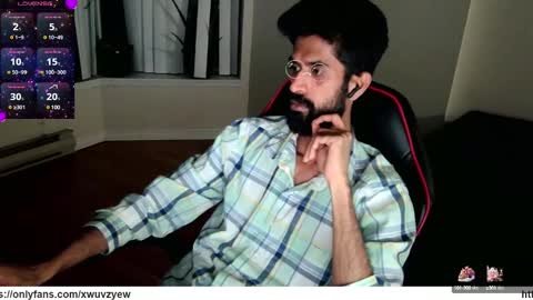 Snapshot of xwuvzyew chatting on 12-30-24, 02:09 x online show from 12-30-24, 02:09