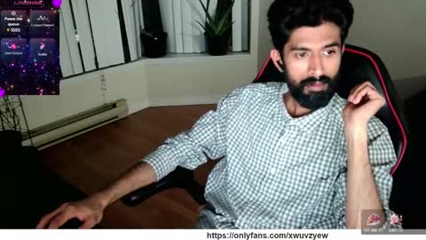 Snapshot of xwuvzyew chatting on 01-03-25, 05:28 x online show from 01-03-25, 05:28