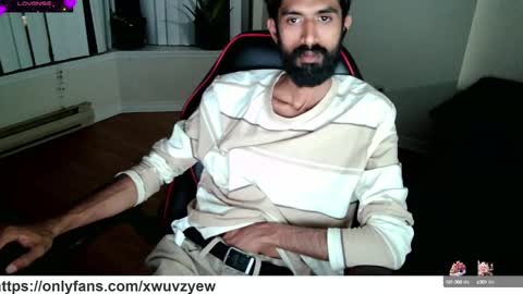 Snapshot of xwuvzyew chatting on 01-05-25, 11:33 x online show from 01-05-25, 11:33