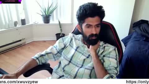 Snapshot of xwuvzyew chatting on 01-09-25, 03:34 x online show from 01-09-25, 03:34