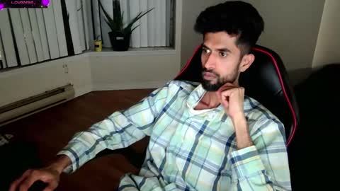 Snapshot of xwuvzyew chatting on 01-23-25, 05:13 x online show from 01-23-25, 05:13