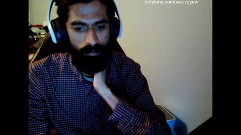 Snapshot of xwuvzyew chatting on 04-14-26, 04:07 x online show from 04-14-26, 04:07