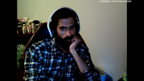 Snapshot of xwuvzyew chatting on 04-15-26, 04:08 x online show from 04-15-26, 04:08