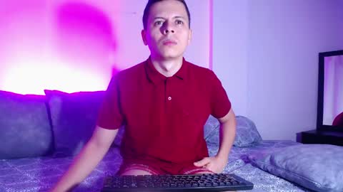 Snapshot of xx949400 chatting on 04-25-26, 11:46 SANTII online show from 04-25-26, 11:46