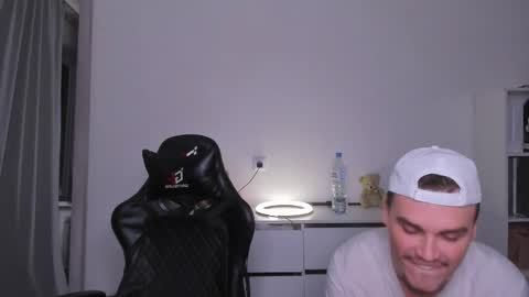 raul online show from 12-18-25, 09:21