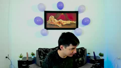 Snapshot of xxhoty0ung_boysxx chatting on 02-15-25, 03:17 David and Mike online show from 02-15-25, 03:17