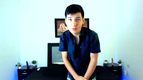 Snapshot of xxhoty0ung_boysxx chatting on 02-22-25, 02:08 David and Mike online show from 02-22-25, 02:08