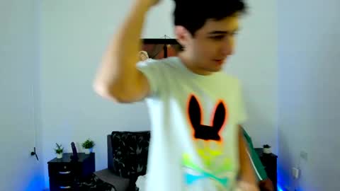 Snapshot of xxhoty0ung_boysxx chatting on 03-06-25, 08:48 David and Mike online show from 03-06-25, 08:48