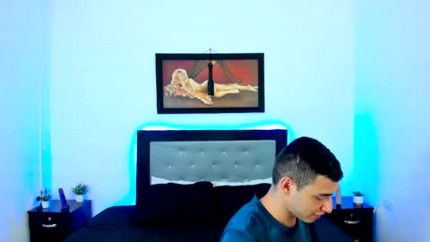 Snapshot of xxhoty0ung_boysxx chatting on 03-08-25, 02:51 David and Mike online show from 03-08-25, 02:51