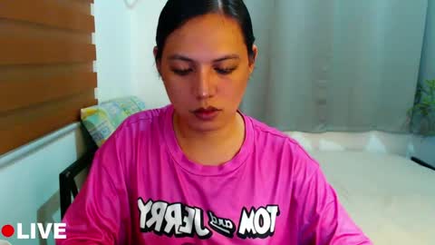 Snapshot of xxjulielovesyouxx chatting on 04-24-26, 11:01 July online show from 04-24-26, 11:01