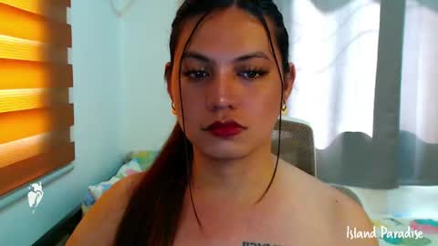 Snapshot of xxjulielovesyouxx chatting on 05-23-26, 01:00 July online show from 05-23-26, 01:00