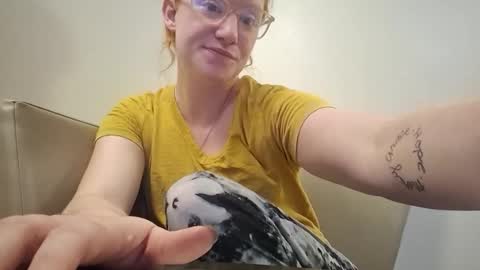Snapshot of xxmariebliss chatting on 04-18-26, 01:37 xxmariebliss online show from 04-18-26, 01:37