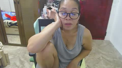 Snapshot of xxsexypinayxx chatting on 04-14-26, 12:05 xxsexypinayxx online show from 04-14-26, 12:05