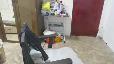 Snapshot of xxsexypinayxx chatting on 05-02-26, 12:21 xxsexypinayxx online show from 05-02-26, 12:21