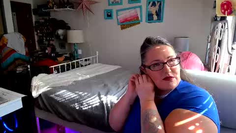 Strawberry Jane online show from 01-15-26, 08:23