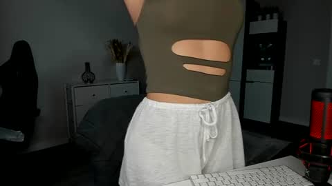 Snapshot of xxx_leila chatting on 07-07-26, 10:41 xxx_leila online show from 07-07-26, 10:41