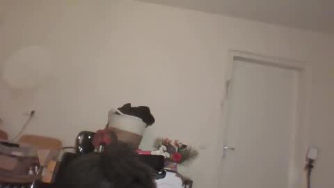 Danielle online show from 05-14-26, 08:37