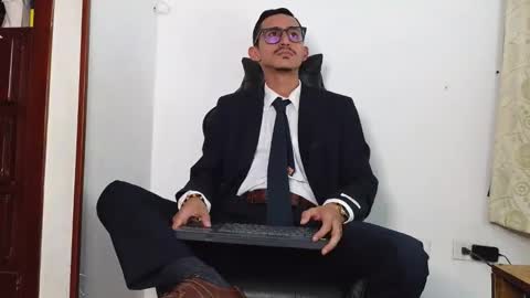 Kev online show from 12-19-25, 08:05