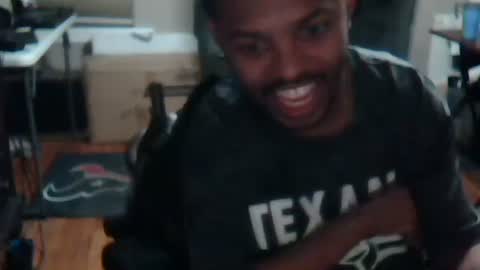 Snapshot of xxxonwheelz chatting on 04-29-26, 02:59 xxxonwheelz online show from 04-29-26, 02:59