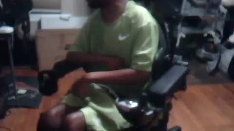 Snapshot of xxxonwheelz chatting on 05-12-26, 01:47 xxxonwheelz online show from 05-12-26, 01:47