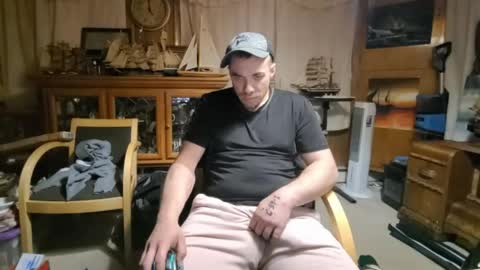 Snapshot of xxxscubastevexx chatting on 04-18-26, 04:27 ScubaSteve online show from 04-18-26, 04:27