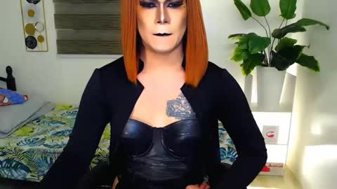 Snapshot of xyournightmarequeenx chatting on 05-24-26, 06:35 QueenMarina online show from 05-24-26, 06:35