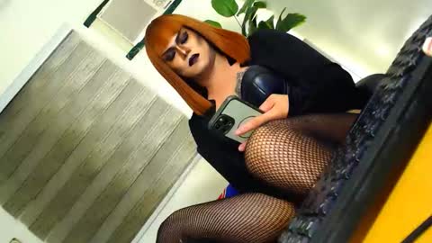 Snapshot of xyournightmarequeenx chatting on 05-26-26, 11:12 QueenMarina online show from 05-26-26, 11:12