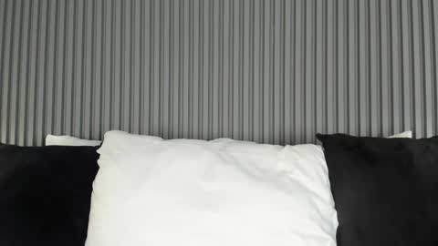 Yalezka online show from 05-13-26, 04:10