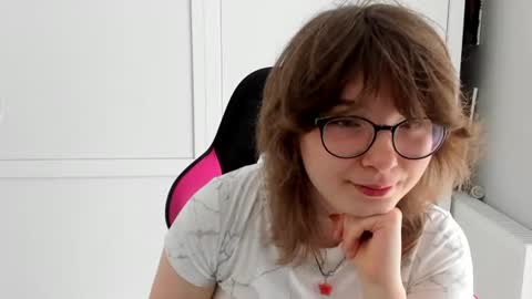 Sofia online show from 06-17-26, 06:05