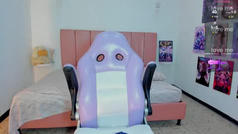 Naomi online show from 04-09-26, 08:58