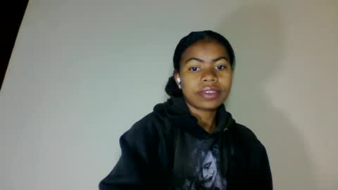 Snapshot of yannick_01 chatting on 06-16-26, 10:56 yannick_01 online show from 06-16-26, 10:56