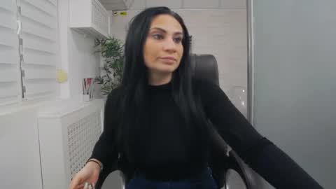 Yara online show from 03-31-26, 02:46