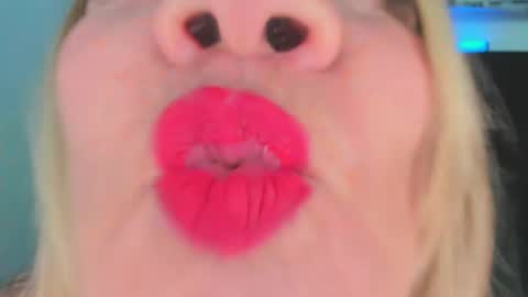 Snapshot of yayita_mature chatting on 07-13-26, 02:53 yayita online show from 07-13-26, 02:53