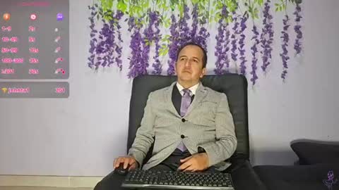 Snapshot of yazflor chatting on 06-18-26, 02:34 Hazzan y Greisy online show from 06-18-26, 02:34