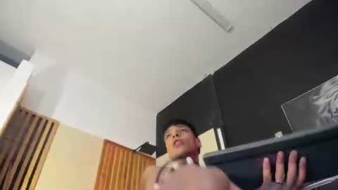 Yeidonn online show from 06-18-26, 03:18