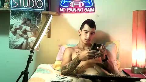 yeisoncastellanos1999 online show from 12-17-25, 07:09