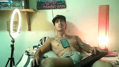 yeisoncastellanos1999 online show from 04-13-26, 05:51