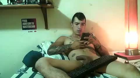 yeisoncastellanos1999 online show from 06-19-26, 09:40
