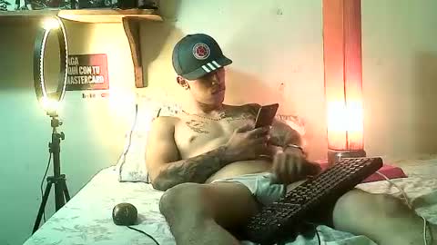 yeisoncastellanos1999 online show from 06-22-26, 03:20