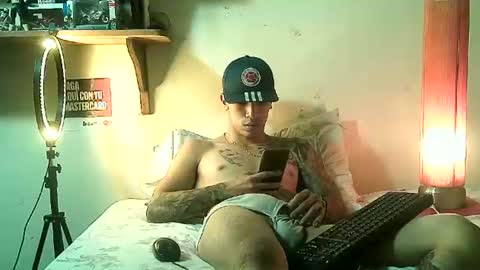 yeisoncastellanos1999 online show from 06-26-26, 04:44