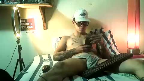 yeisoncastellanos1999 online show from 07-10-26, 12:37