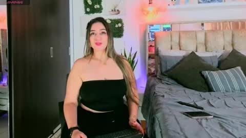 yellow_lily online show from 05-10-26, 04:45