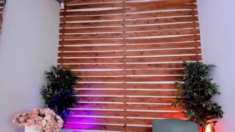 Snapshot of yen_lo chatting on 05-23-26, 01:48 Yen online show from 05-23-26, 01:48