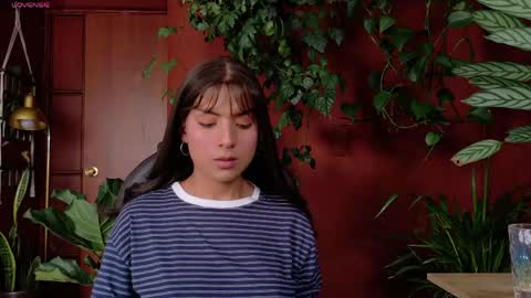 yeriawaddell  online show from 06-02-26, 10:23