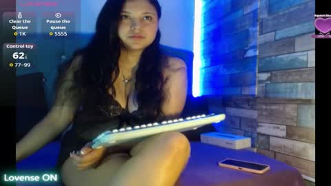 Snapshot of yesamin_stone18 chatting on 05-21-26, 12:01 yesamin_stone18 online show from 05-21-26, 12:01