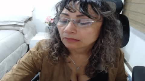 Snapshot of yessilatin chatting on 07-19-26, 03:32 jessy online show from 07-19-26, 03:32