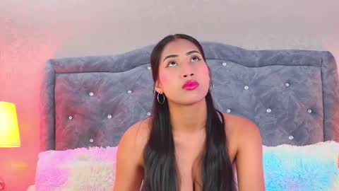 Snapshot of yesyhills chatting on 03-06-26, 11:39 Yesy online show from 03-06-26, 11:39