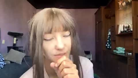 Mia  1st day online show from 07-30-26, 10:47