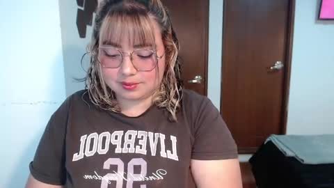 hii i am yini online show from 05-25-26, 11:11
