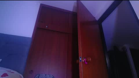 Snapshot of yinn_silver chatting on 04-23-26, 12:29 Yiny online show from 04-23-26, 12:29